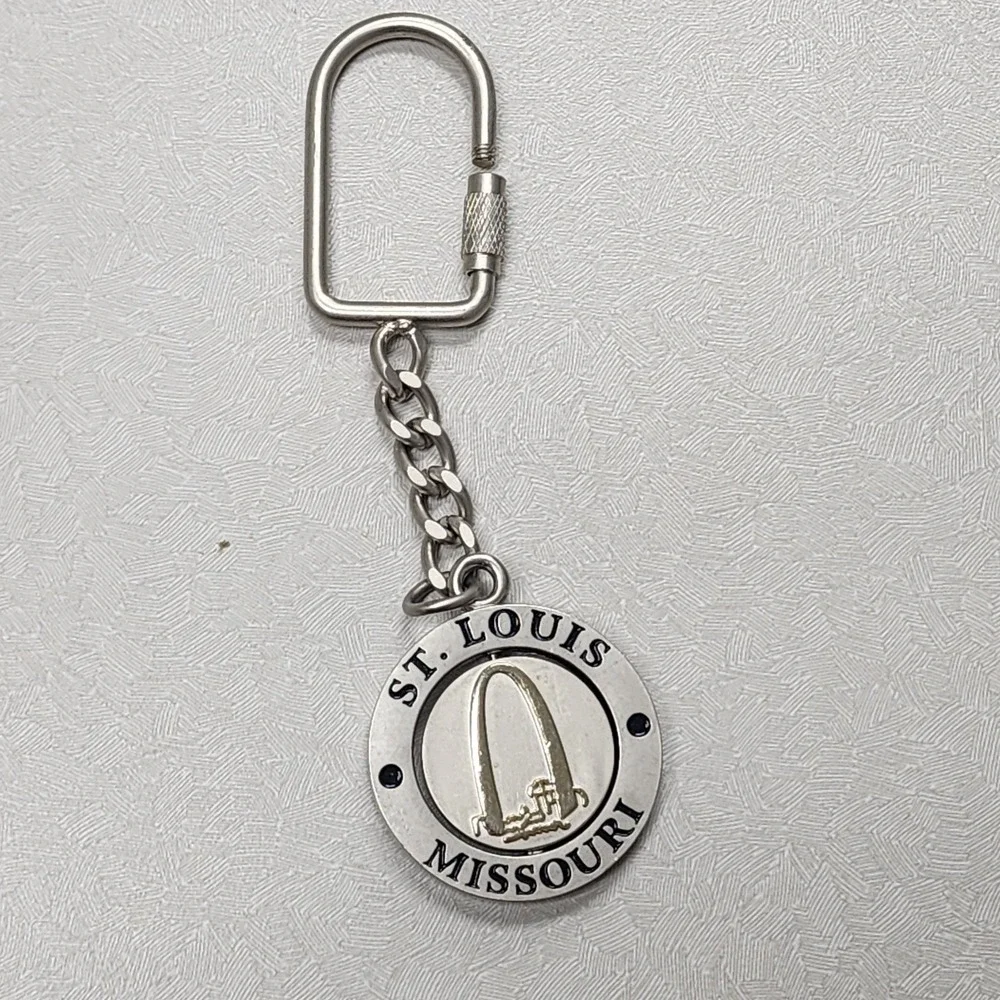 Vintage St. Louis Arch Missouri Spinning Keychain Center Collectible Silver Gold